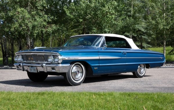 Тази версия кабрио  е пусната на пазара през 1964 година. Там някъде е купен от Мик Джагър като подарък. Под капака се крие 6,4-литров, V8 двигател.